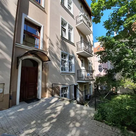 Na Parterze, 10 Minut Do Centrum Δωμάτια σε οικογενειακή κατοικία